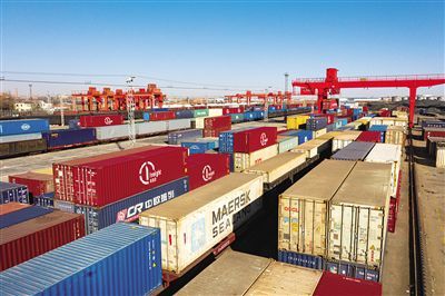 二連浩特鐵路口岸機械進出口激增，運量同比提升64.9%